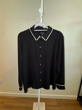 Halogen Women’s Black Button-Up Blouse with White Piping size XL